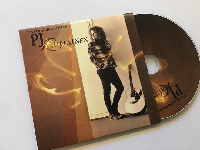 PJ Rautiainen . Tyttö keinahtelee CDS single