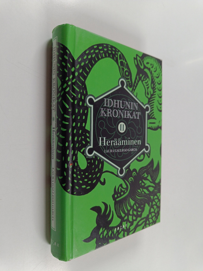 Laura Gallego Garcia : Herääminen