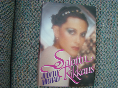 Salattu rikkaus 2. 0sa Judith Michael