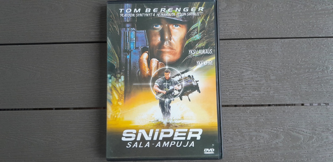 DVD: Sniper / Sala-ampuja (Tom Berenger 1992/2002)