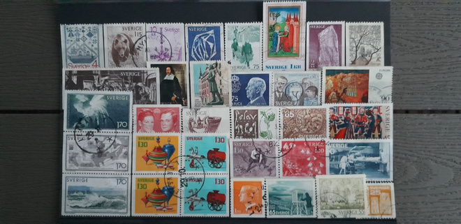 RUOTSI 1970-luku LEIMATTUJA postimerkkejä 33 kpl