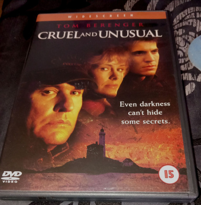 DVD Pimeyden Tie Tom Berenger