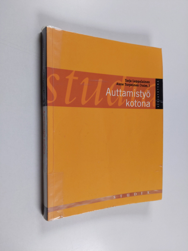 Tarja Lappalainen ym. : Auttamistyö kotona