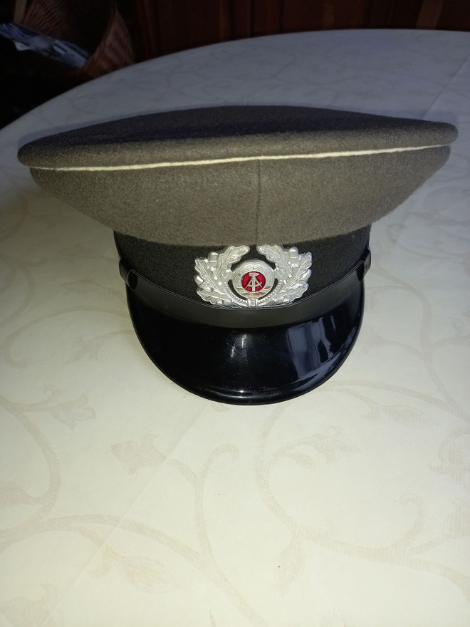 DDR jalkaväen aliupseerin koppalakki