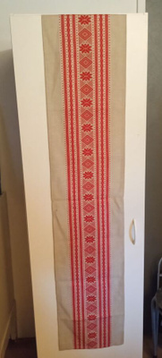 JOULUKAITALIINA HARMAA PUNAISELLA KUVIOINNILLA