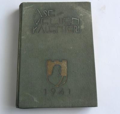Aseveljien kalenteri 1941 kovakantinen kirja