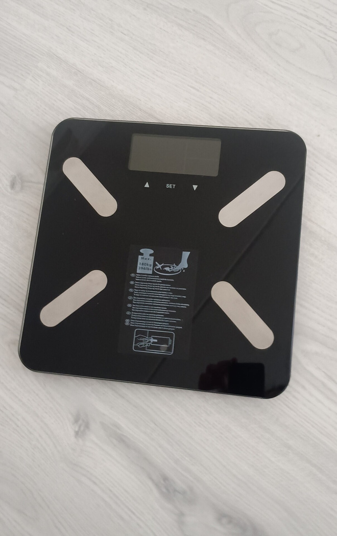 Digitaalinen (kehon koostumus) vaaka