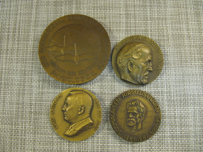 Mitaleita 4 kpl. mm.EA Saarimaa 1959 /Eila Hiltunen 59.
