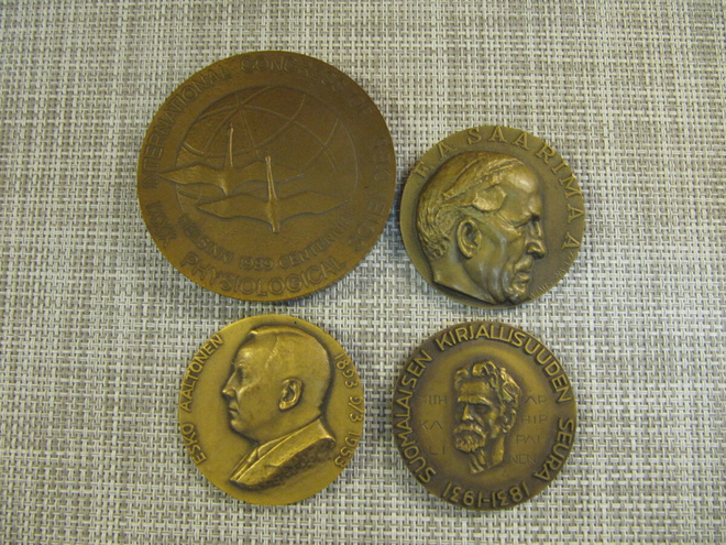Mitaleita 4 kpl. mm.EA Saarimaa 1959 /Eila Hiltunen 59.