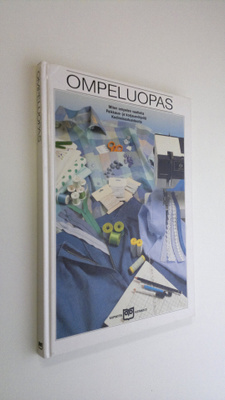 Kaarina (suom.) Bergman : Ompeluopas : miten ompelen vaat...