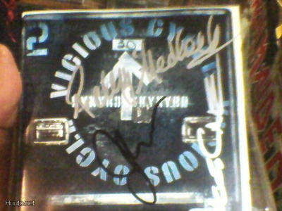 LYNYRD SKYNYRD - VICIOUS CYCLE CD KOLMEN JÄSENEN NIMMAREILLA