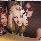 Girlschool – Believe NIMIKIRJOITUS - pikkukuva 2