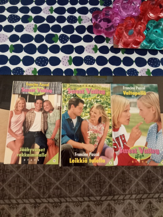 kirjat sweet valley high 12 3 4