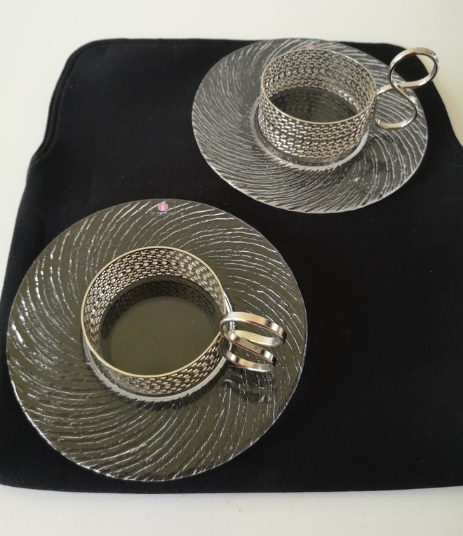 Iittala Tsaikka lautaset ja lasipidikkeet