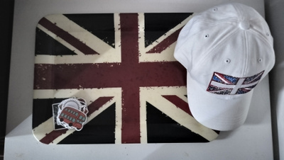 Union Jack tarjotin, lippis, tarroja, tölkki