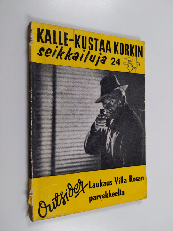 Outsider : Laukaus Villa Rosan parvekkeelta