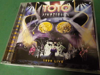 TOTO - LIVEFIELDS 1999 LIVE 2CD NELJÄLLÄ NIMMARILLA