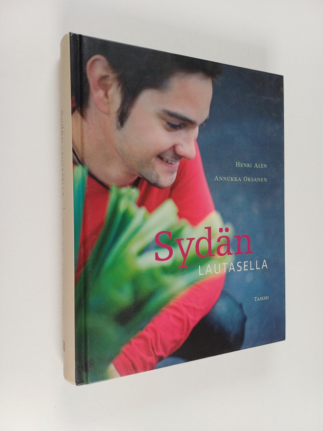 Annukka Oksanen ym. : Sydän lautasella