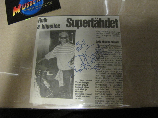 DAVID LEE ROTH VAN HALEN  NIMIKIRJOITUS LEHTIARTIKKELISSA