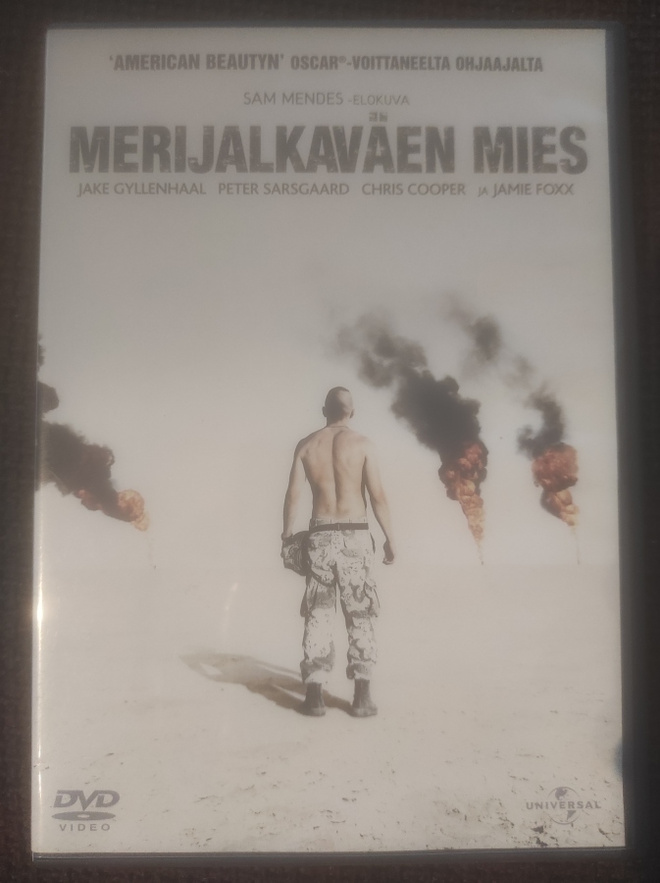 Merijalkaväen mies (Jake Gyllenhaal)