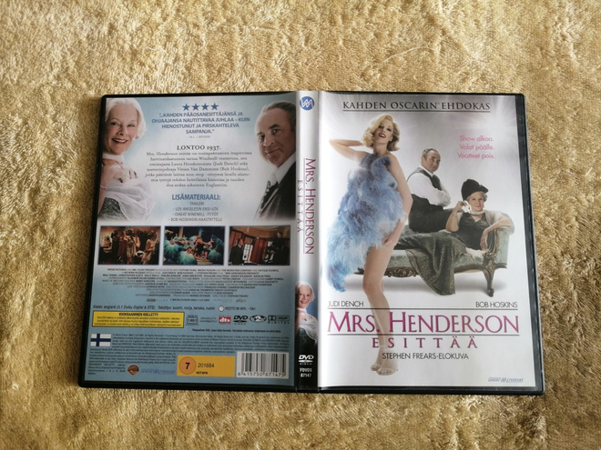 MRS. HENDERSON ESITTÄÄ DVD