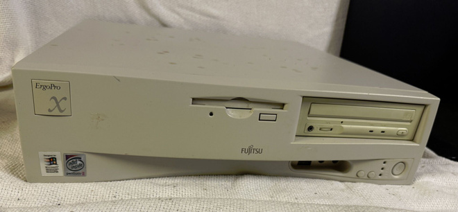 Fujitsu ErgoPro X – Pentium II 400 MHz