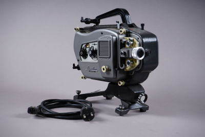 1053. Beaulieu Automatic 8, kaitafilmiprojektori.