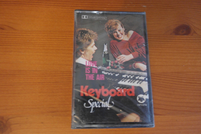 Keyboard Special:Love is in the air C-kasetti.Avaamaton!