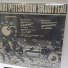 KARI PEITSAMON SKOOTTERI -VEDESTÄ NOUSEE HAI M-/EX+ LP - pikkukuva 2