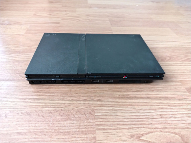 Playstation PS2, lukee vain sinisiä levyjä
