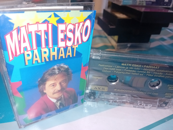 C-kasetti Matti Esko  : Parhaat ( SIS POSTIKULU  )