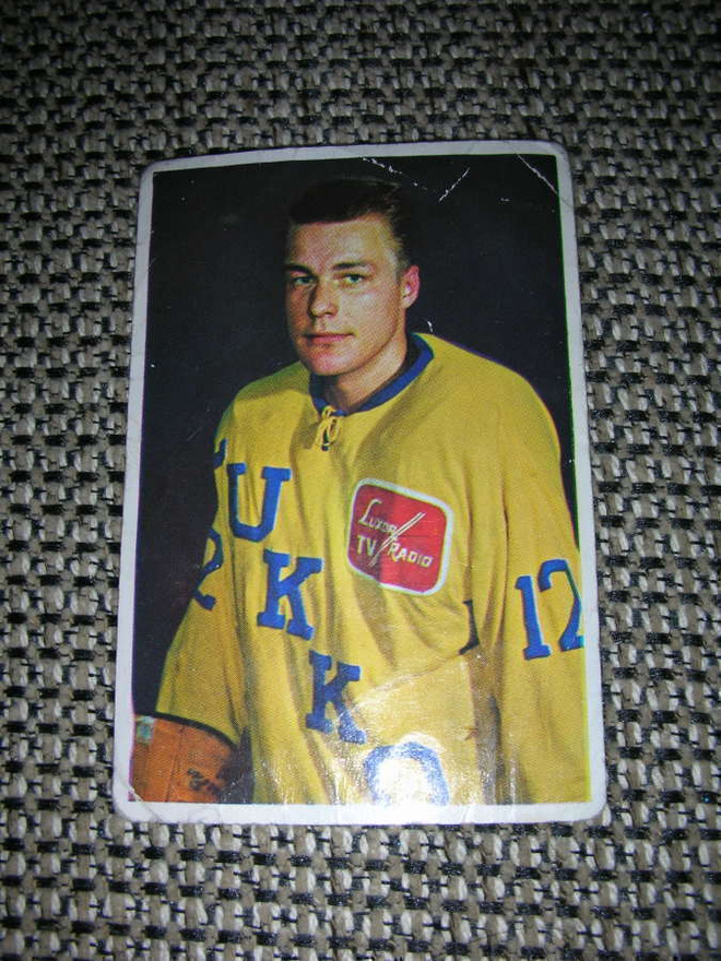 Hellas jääkiekkokortti 1965 Lukko Pertti Rautalin