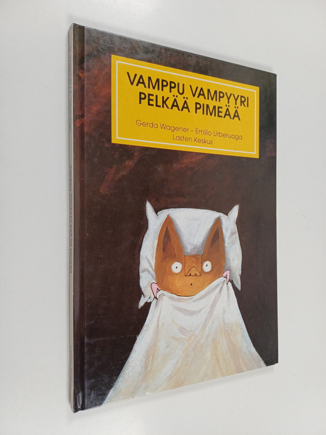 Gerda Wagener : Vamppu Vampyyri pelkää pimeää