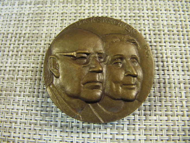 U.K.Kekkonen 1956 mitali / Raimo Heino 1977