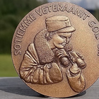 Sotaveteraani mitali. Pronssia. Valmistajan leimalla. Halkai - pikkukuva 4