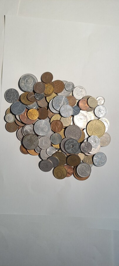 Ulkolaisia kolikoita n. 600 g