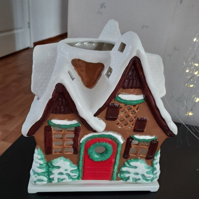 ISOHKO PARTYLITE PIPARKAKKUTALO