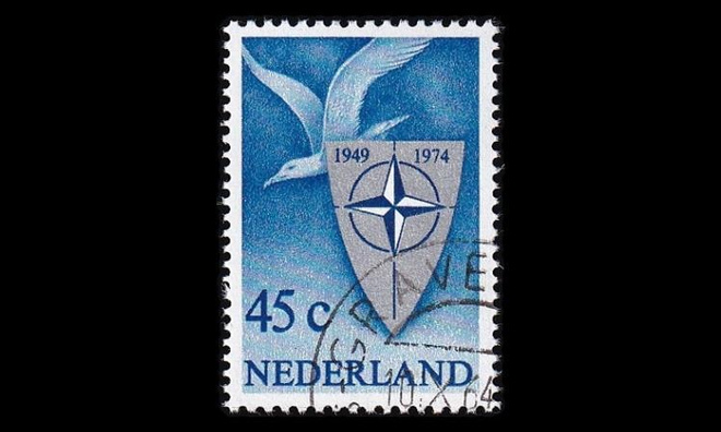 Alankomaat 1037 o NATO 25v (1974)