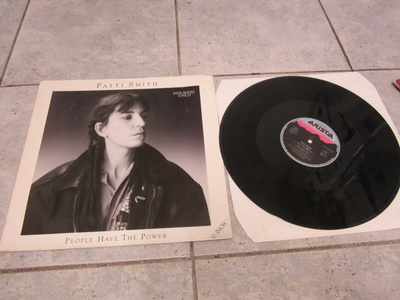 Patti Smith – People Have The Power : 12" MAXI