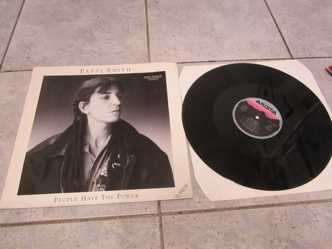 Patti Smith – People Have The Power : 12" MAXI
