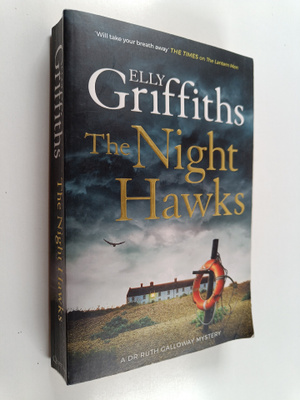 Elly Griffiths : The night hawks