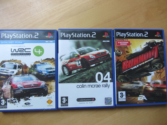 Ps2 3 auto peliä