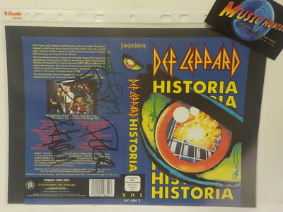 DEF LEPPARD VHS KASETIN KANNET NELJÄLLÄ NIMMARILLA