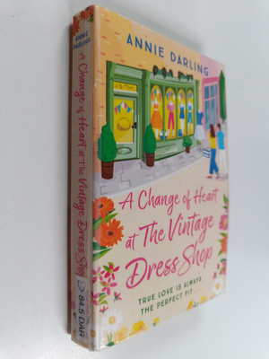 Annie Darling : A change of heart at the vintage dress shop