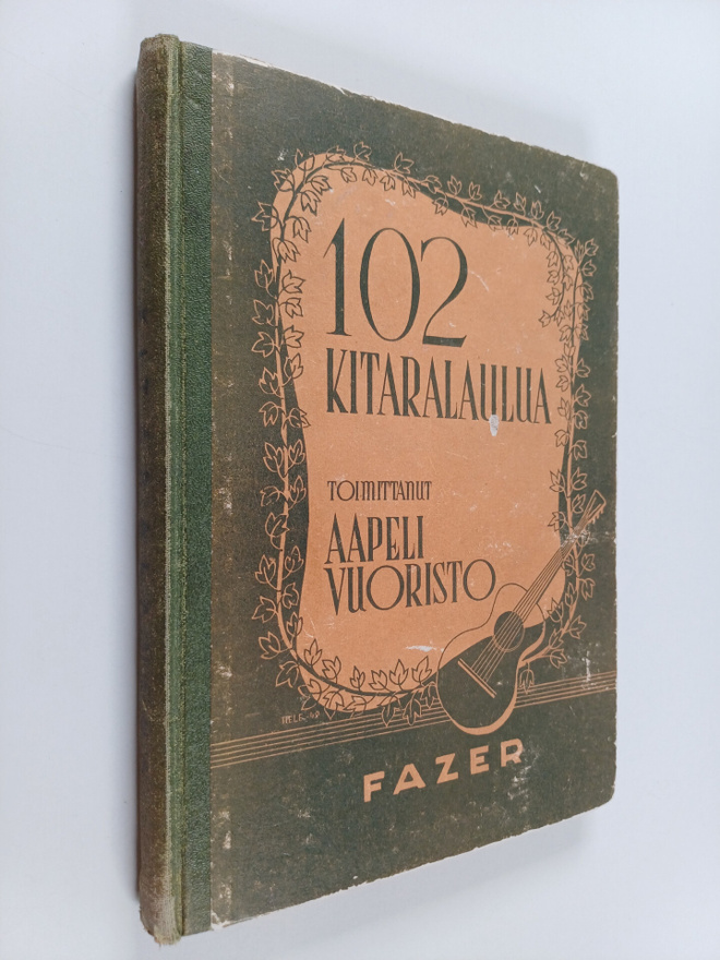 Aapeli (toim.) Vuoristo : 102 kitaralaulua