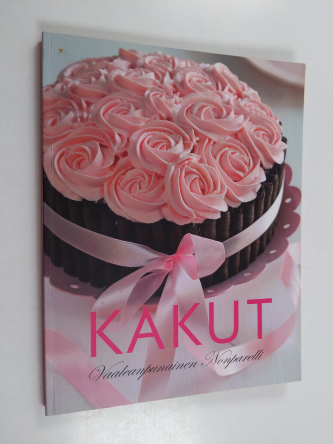 Caroline Mikkonen : Kakut : Vaaleanpunainen Nonparelli