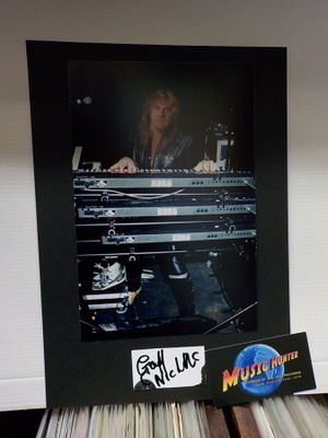 GEOFF NICHOLLS (BLACK SABBATH) NIMIKIRJOITUS + KUVA