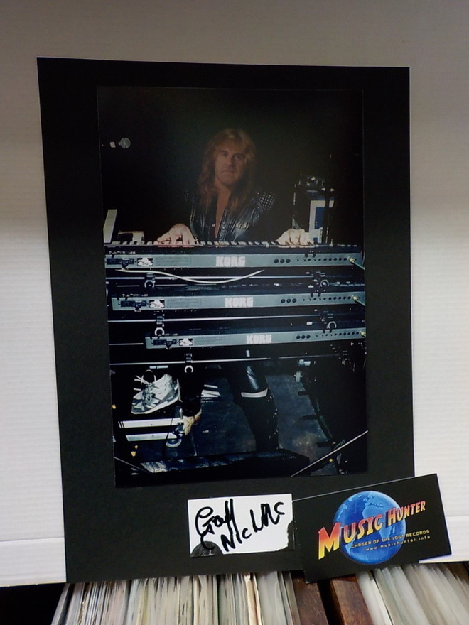 GEOFF NICHOLLS (BLACK SABBATH) NIMIKIRJOITUS + KUVA