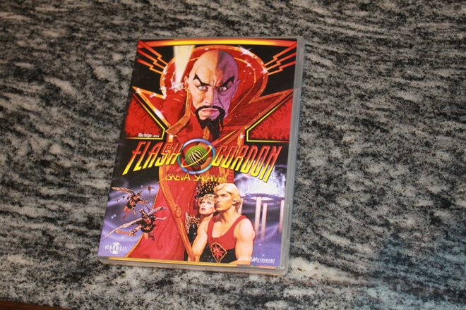 Flash Gordon - Iskevä salama DVD (juliste mukana)