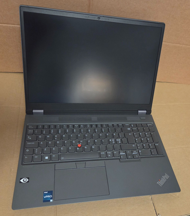 Thinkpad P16 Gen1 (i9-12950HX/32Gt DDR5/512Gt /RTX4500 16Gt)